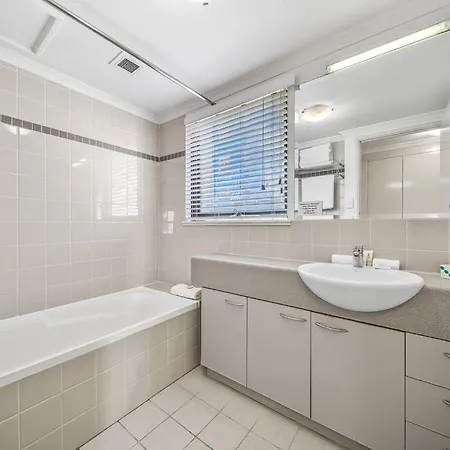 Perth City & Pool View 2Bedroom-1 King Bd And 2 Single Bd Exterior photo