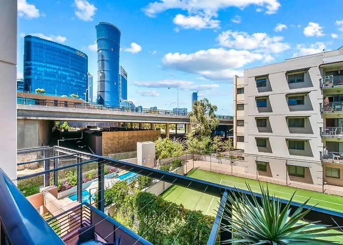 Perth City & Pool View 2Bedroom-1 King Bd And 2 Single Bd