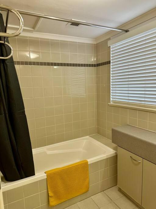 & Pool View 2bedroom-1 King Bd And 2 Single Bd * Perth